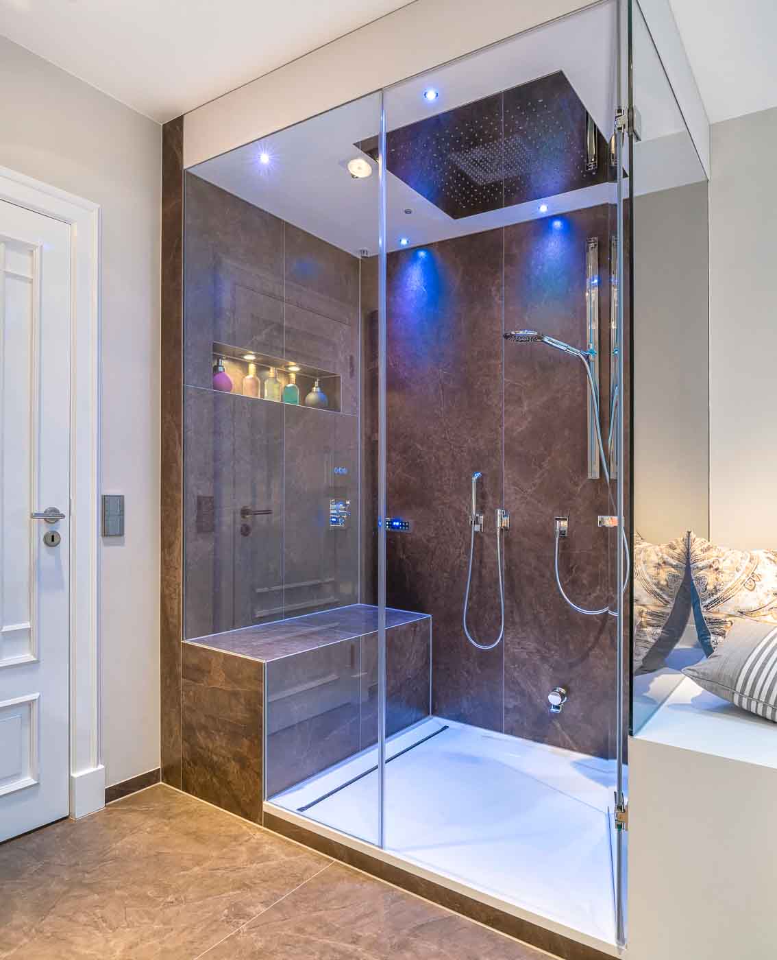 Dampfdusche im privaten Spa | Individuelles Baddesign