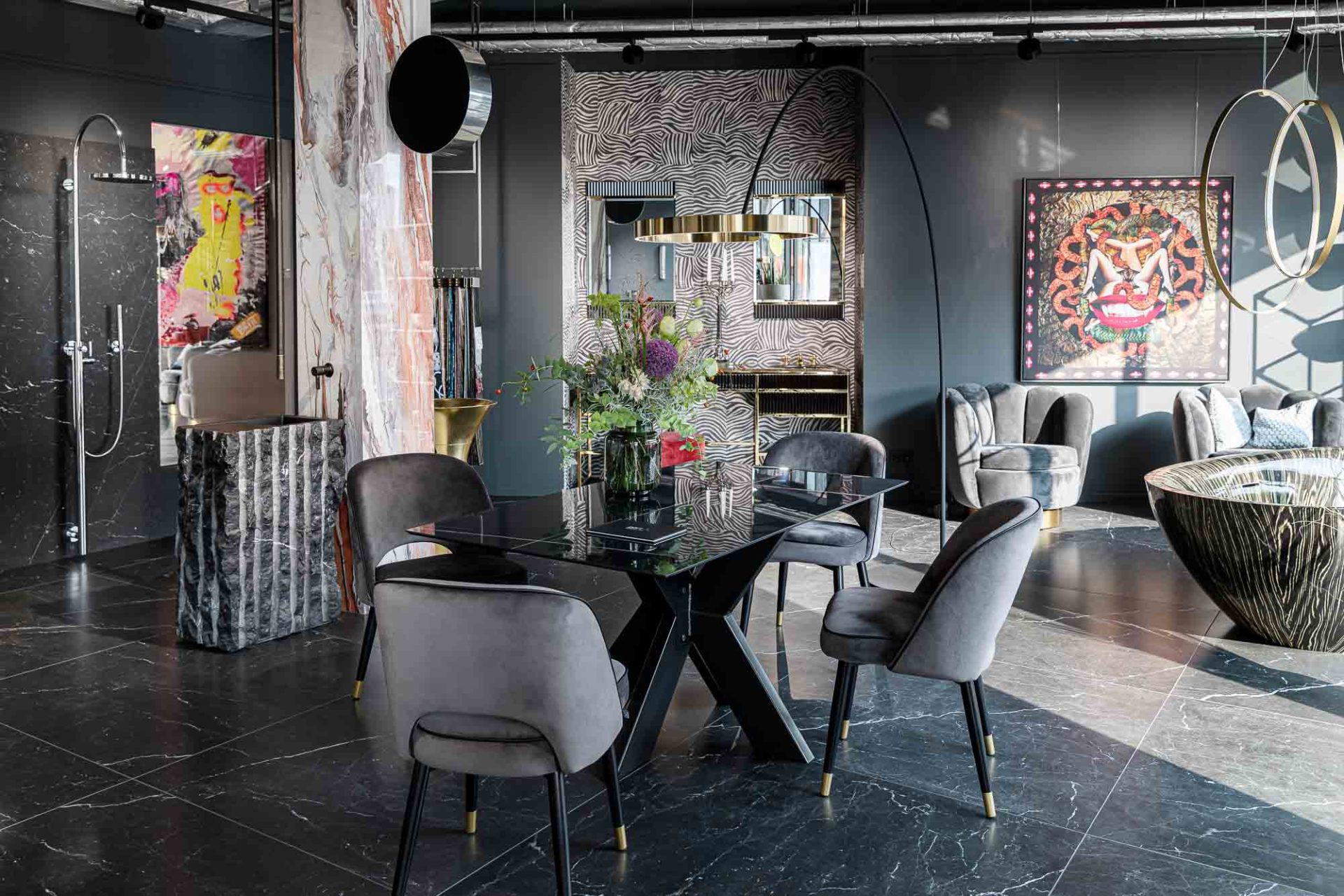 Tisch zu beziehen über PORT1, Feinsteinzeugplatte, Stahlgestell