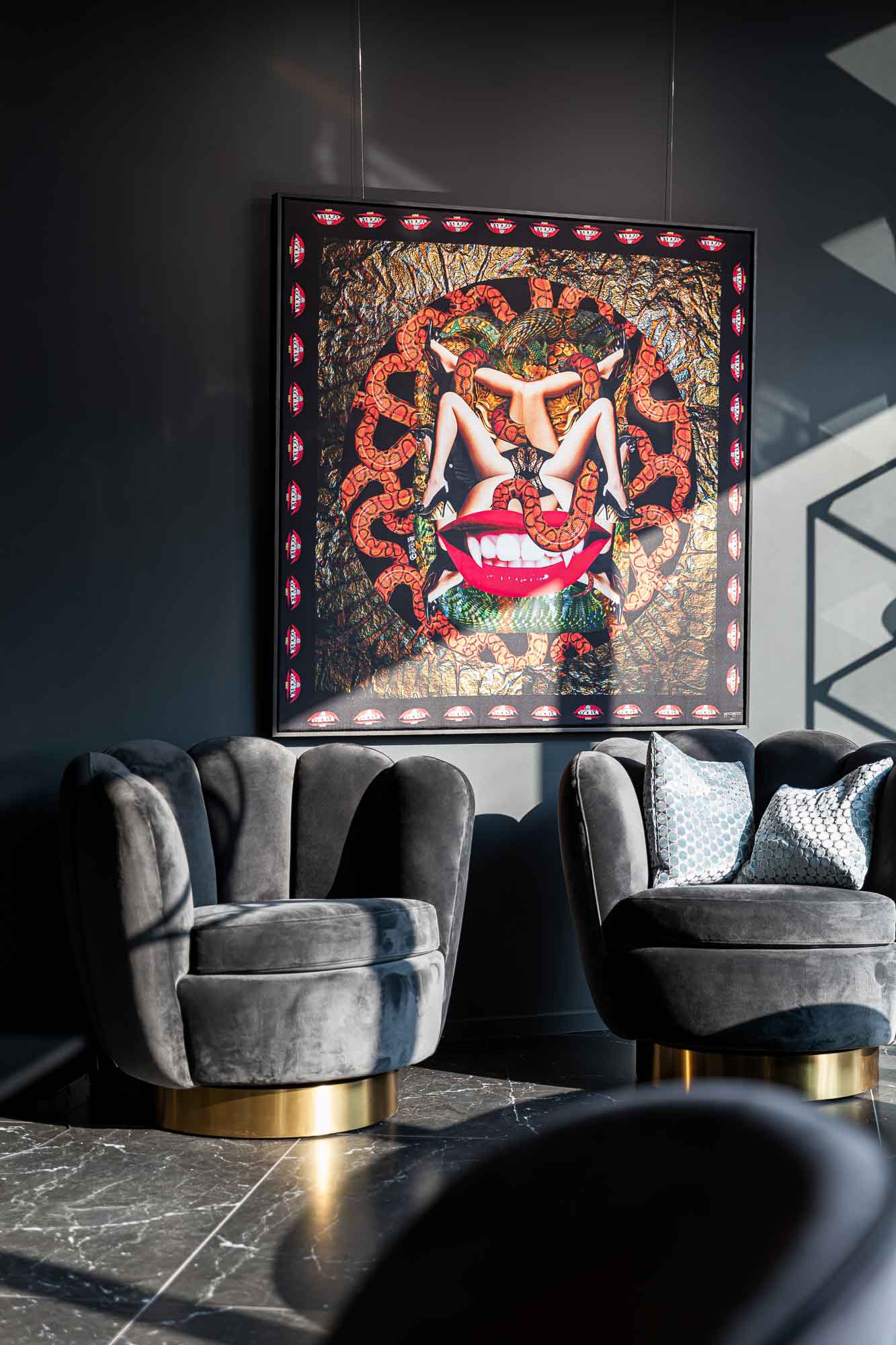 Sessel EICHHOLTZ | Kunstwerk MOCOMOCO Berlin, Seide auf Rahmen gespannt, zu beziehen über britt_port1art